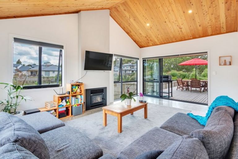 Photo of property in 19 Kawaupaka Road, Kaukapakapa, Helensville, 0875