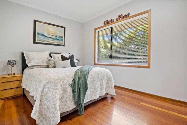 Photo of property in 4 Takutai Avenue, Bucklands Beach, Auckland, 2012