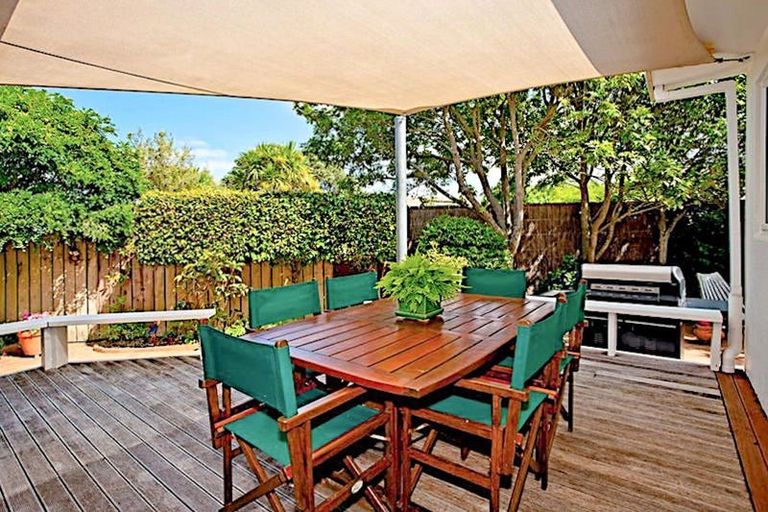Photo of property in 67 Balmain Road, Birkenhead, Auckland, 0626