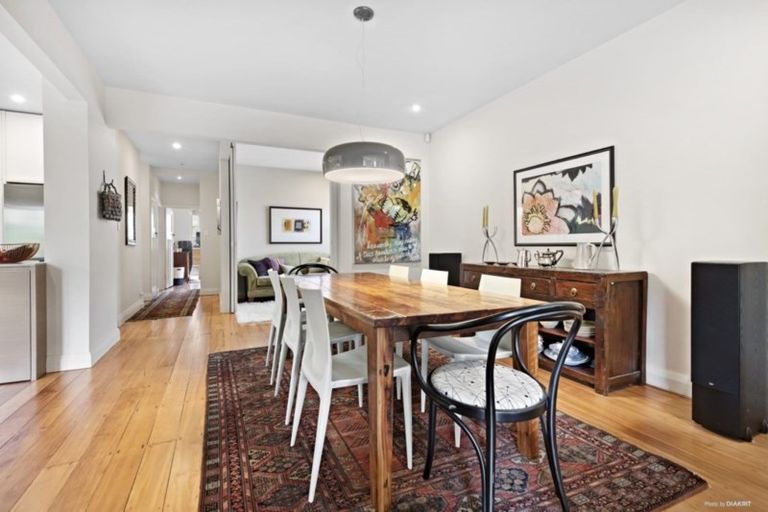 Photo of property in 87 Clyde Street, Island Bay, Wellington, 6023