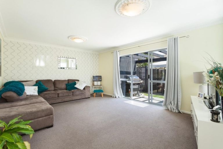 Photo of property in 1/37 Sunrise Avenue, Mount Maunganui, 3116