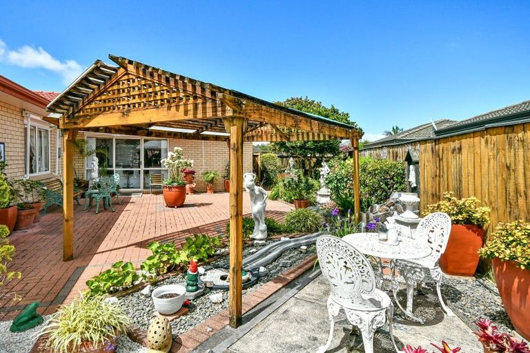 Photo of property in 15 Trossach Place, Wattle Downs, Auckland, 2103