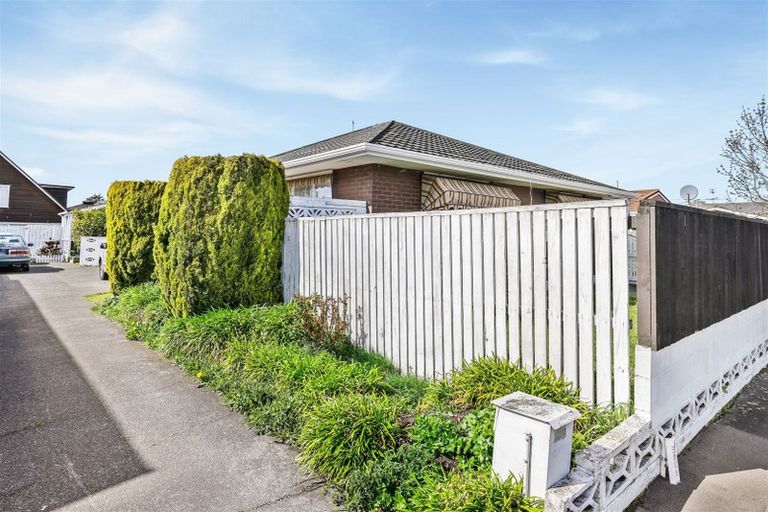 Photo of property in 1/224 Waimairi Road, Ilam, Christchurch, 8041