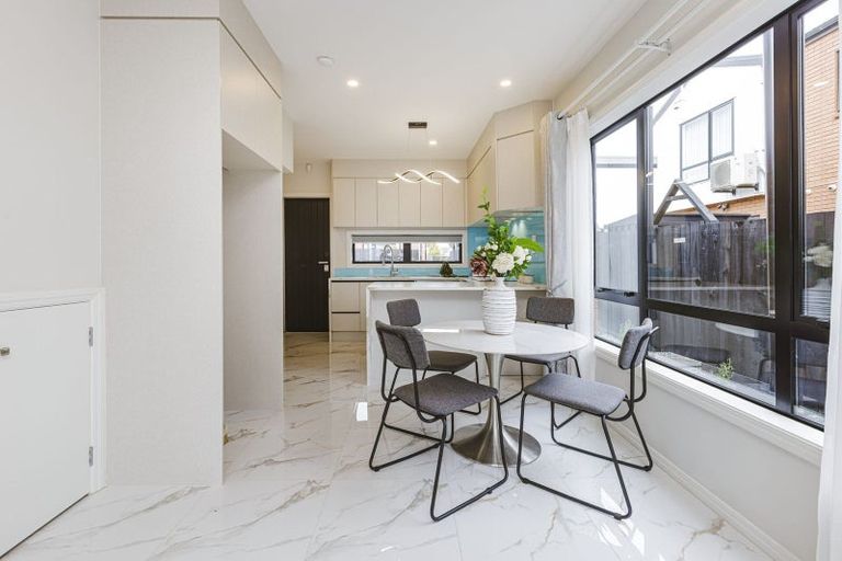 Photo of property in 1/287 Massey Road, Mangere East, Auckland, 2024