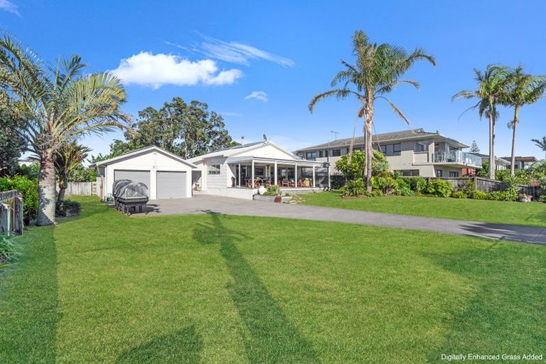 Photo of property in 243 One Tree Point Road, One Tree Point, 0118