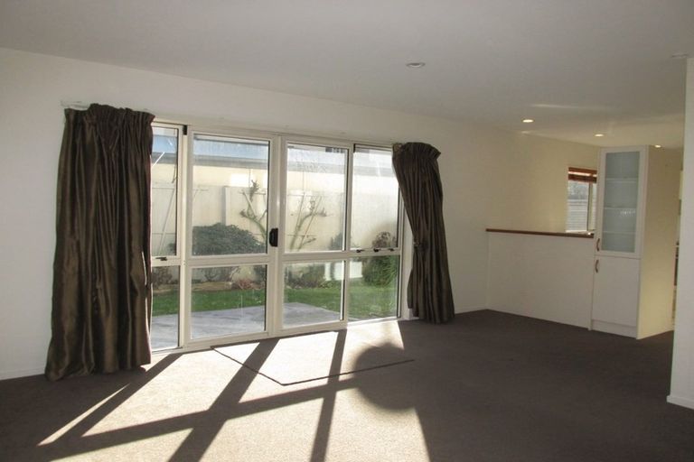 Photo of property in 37 Parade Court, Addington, Christchurch, 8024