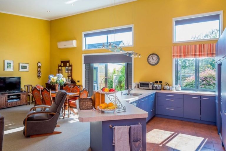 Photo of property in 8a Queenwood Road, Levin, 5510