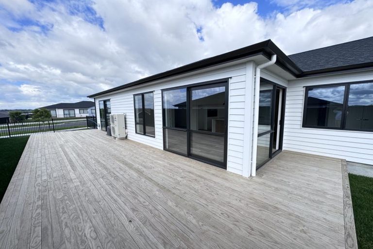 Photo of property in 75 Parish Drive, Wainui, 0932