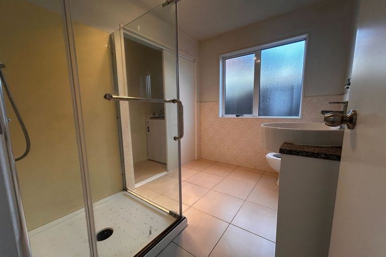 Photo of property in 265 Te Atatu Road, Te Atatu South, Auckland, 0610