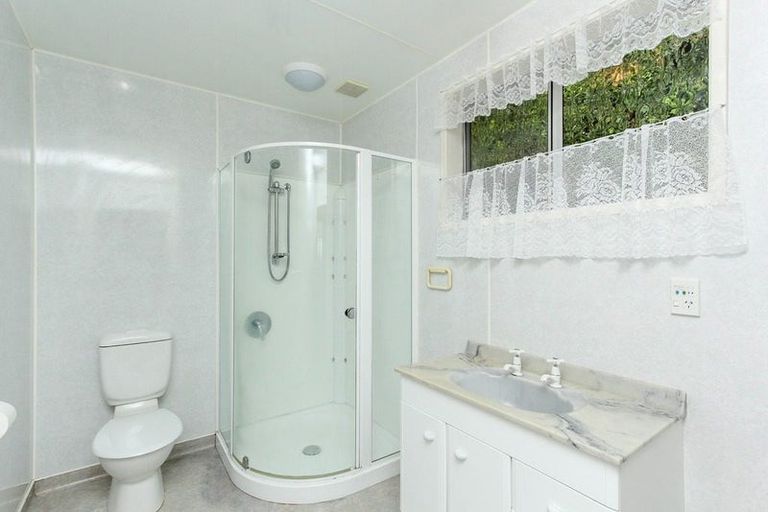 Photo of property in 114 Huatoki Street, Frankleigh Park, New Plymouth, 4310