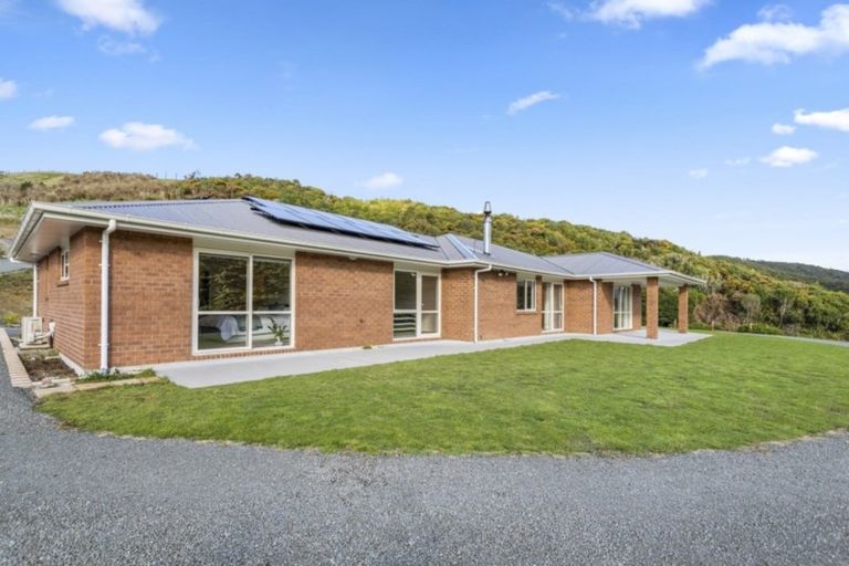 Photo of property in 103 Stratton Street, Normandale, Lower Hutt, 5010