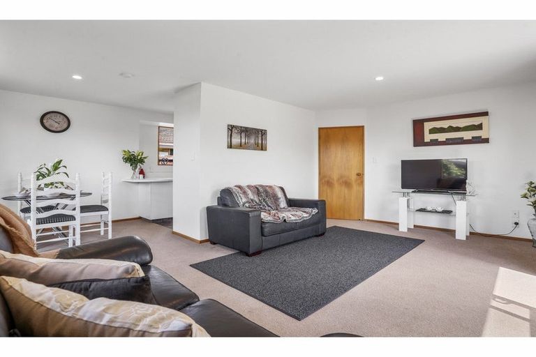 Photo of property in 1/48 Shannon Place, Belfast, Christchurch, 8051