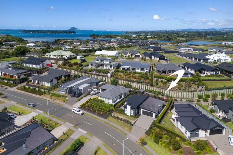 Photo of property in 2 Te Kaka Place, Omokoroa, 3114