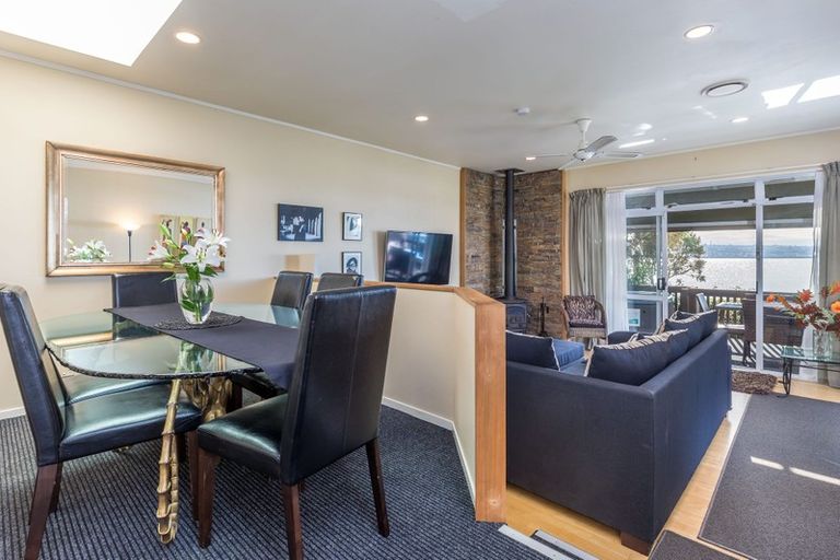 Photo of property in 2/56 Kiwi Esplanade, Mangere Bridge, Auckland, 2022