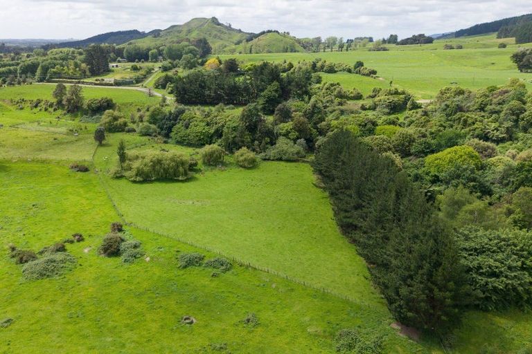 Photo of property in 302 North Manakau Road, Manakau, Levin, 5573