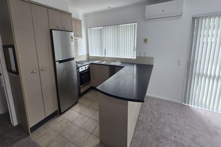 Photo of property in 48 Thornbury Crescent, East Tamaki Heights, Auckland, 2016