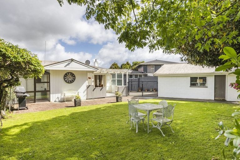 Photo of property in 9 Busby Place, Awapuni, Palmerston North, 4412