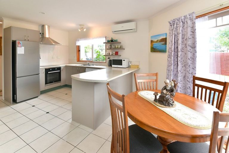 Photo of property in 40 Red Hibiscus Road, Stanmore Bay, Whangaparaoa, 0932