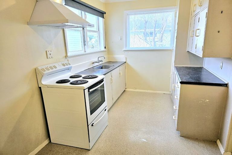 Photo of property in 179 Wainuiomata Road, Wainuiomata, Lower Hutt, 5014