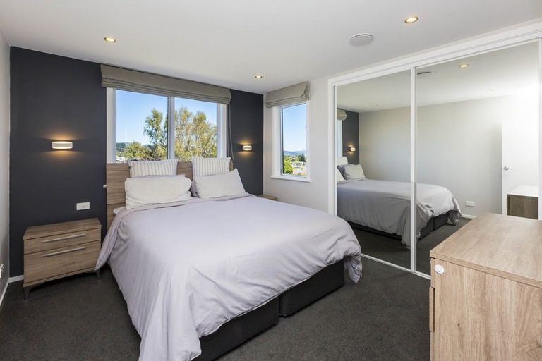 Photo of property in 11 Mount Marua Drive, Timberlea, Upper Hutt, 5018