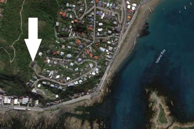 Photo of property in 12/52 High Street, Island Bay, Wellington, 6023