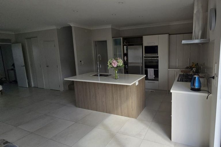 Photo of property in 9 Kabardin Street, Karaka, Papakura, 2113