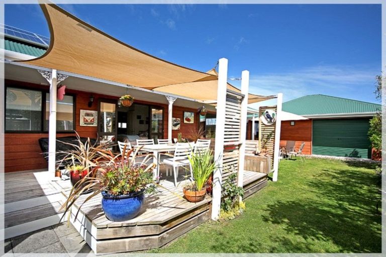 Photo of property in 4 Malthus Place, Foxton Beach, Foxton, 4815