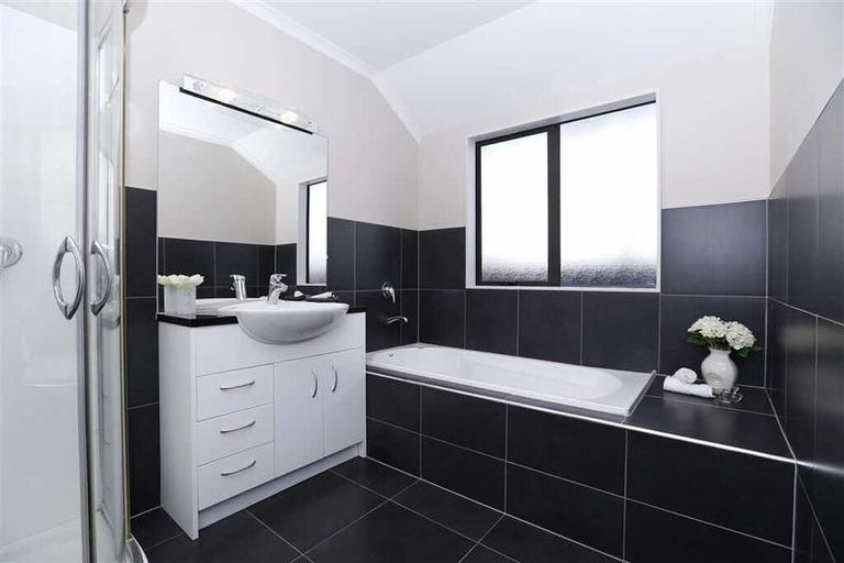 Photo of property in 51 Magellan Rise, Flagstaff, Hamilton, 3210