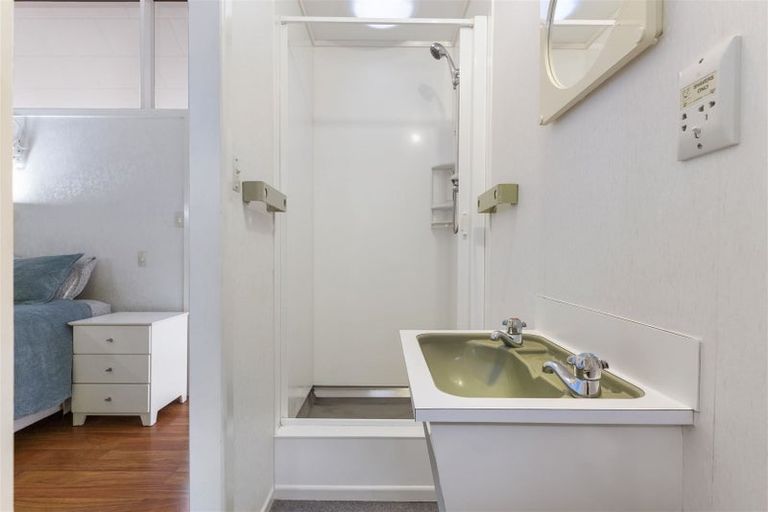 Photo of property in 25 Chatsworth Crescent, Pakuranga Heights, Auckland, 2010