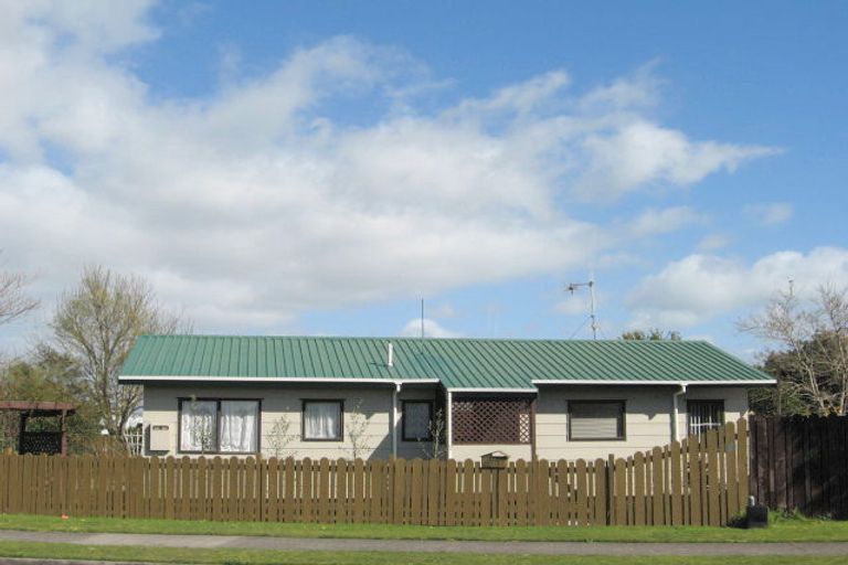 Photo of property in 221b Gravatt Road, Papamoa Beach, Papamoa, 3118