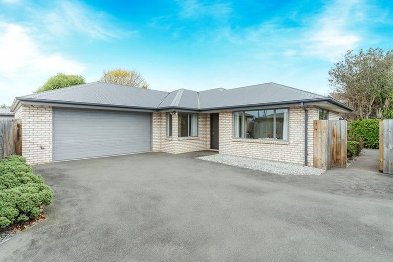Photo of property in 379a Yaldhurst Road, Russley, Christchurch, 8042