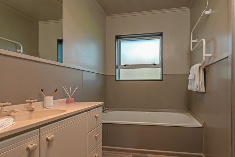 Photo of property in 83 Trickers Road, Bulls, 4818