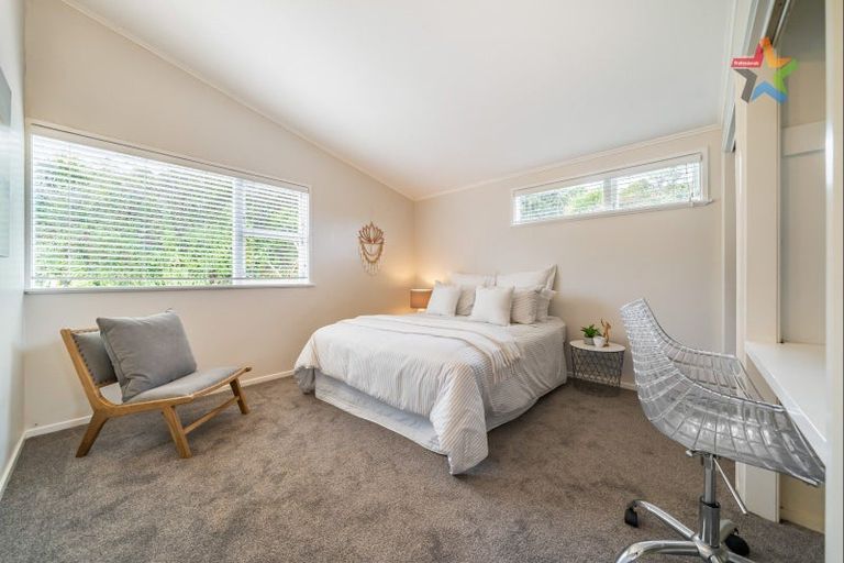 Photo of property in 10 Walnut Way, Maungaraki, Lower Hutt, 5010