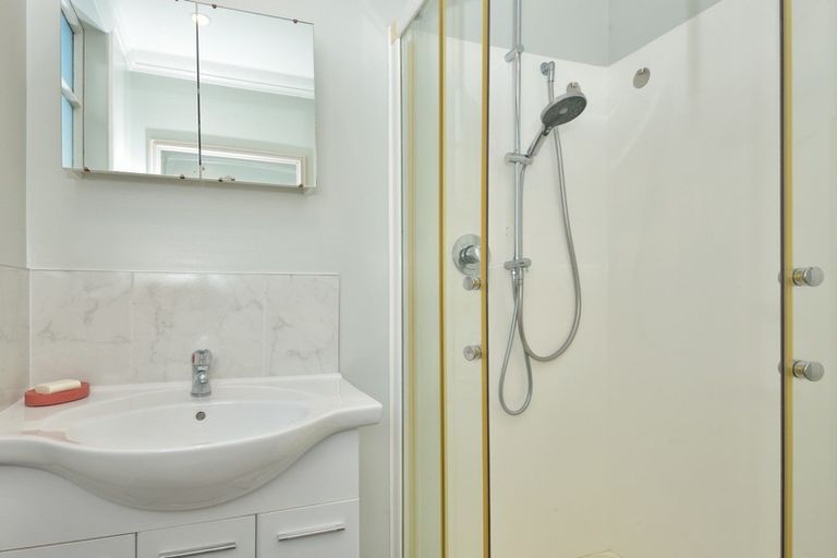 Photo of property in 295 Aberdeen Road, Gisborne, 4010