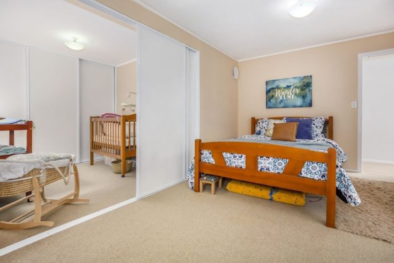 Photo of property in 5 Solway Place, Papakowhai, Porirua, 5024