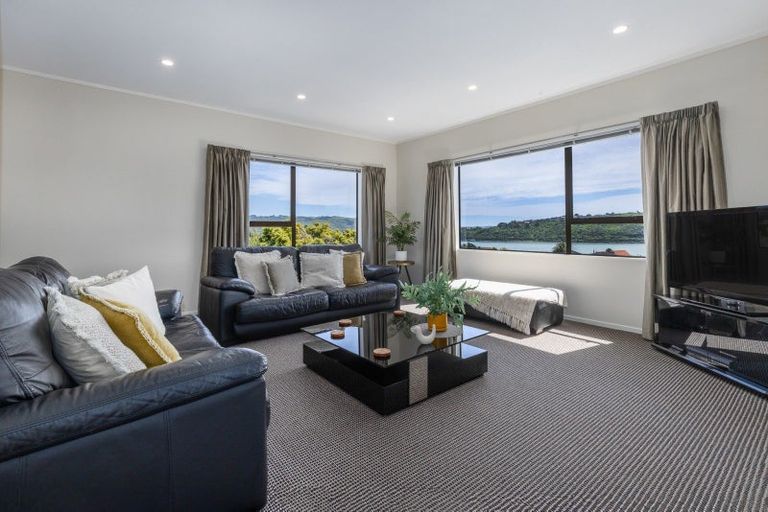 Photo of property in 9 Kinnel Grove, Papakowhai, Porirua, 5024