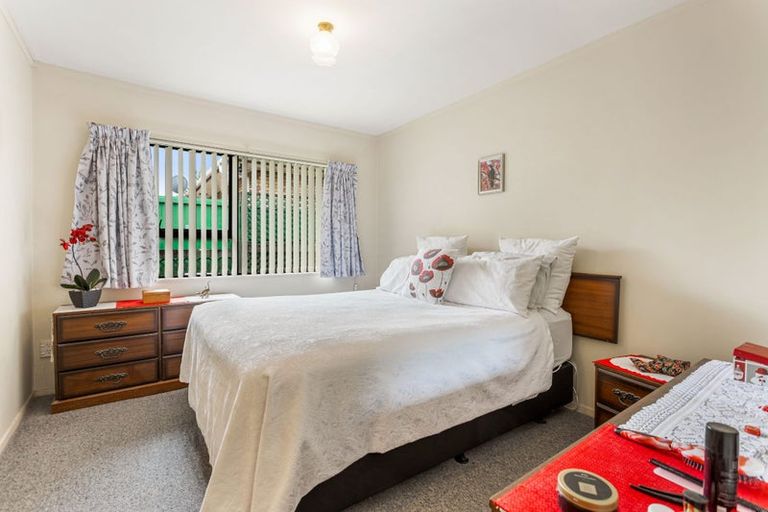 Photo of property in 3 Bosnyak Drive, Te Atatu South, Auckland, 0610