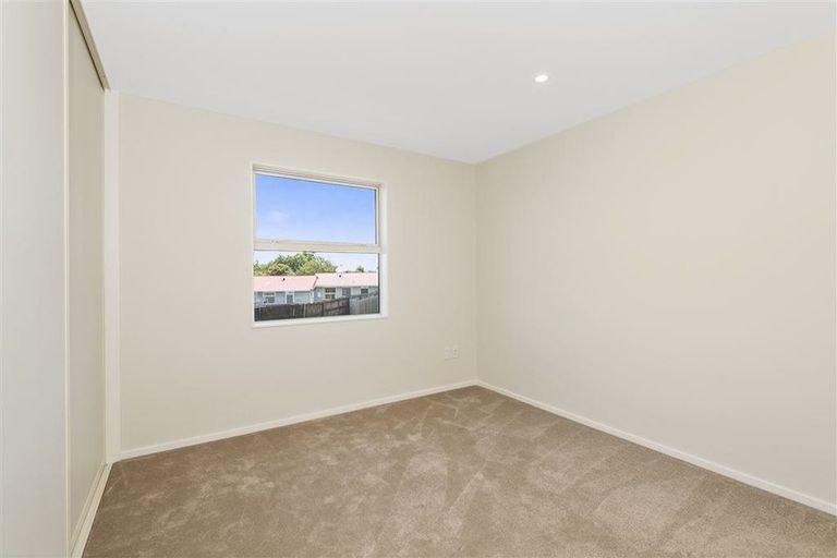 Photo of property in 2/469 Worcester Street, Linwood, Christchurch, 8011
