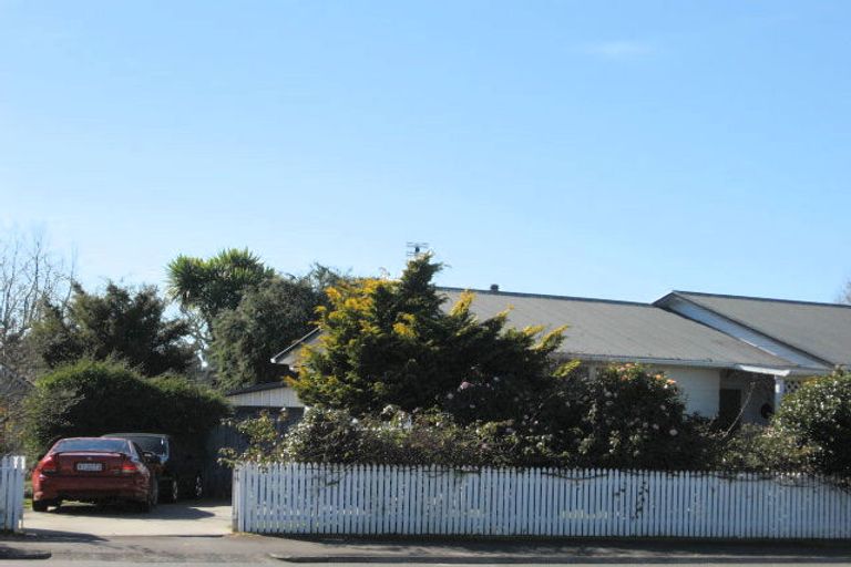 Photo of property in 2 Hukanui Road, Fairfield, Hamilton, 3214