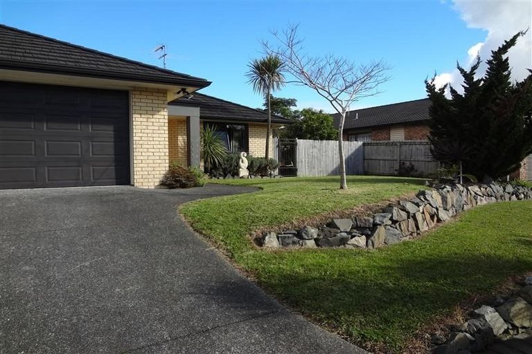 Photo of property in 6 George Deane Place, Greenhithe, Auckland, 0632