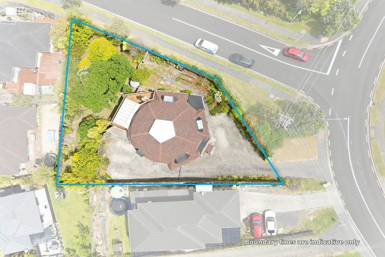 Photo of property in 272 Sturges Road, Henderson, Auckland, 0612