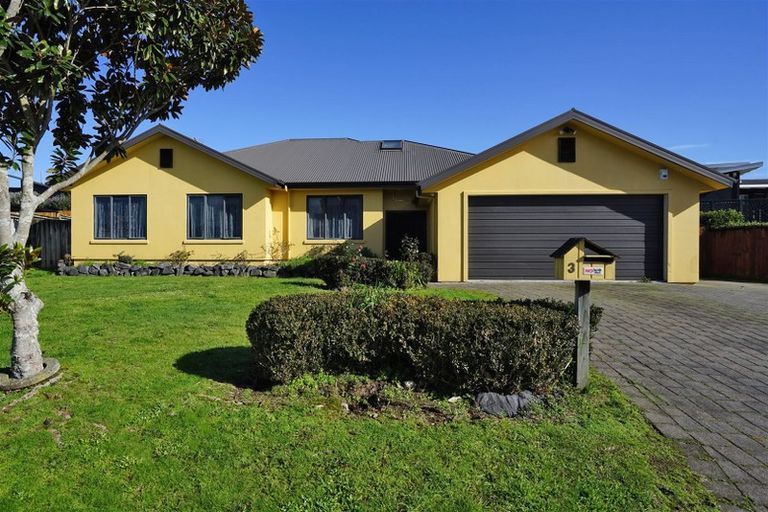 Photo of property in 3 Iain Court, Rototuna, Hamilton, 3210