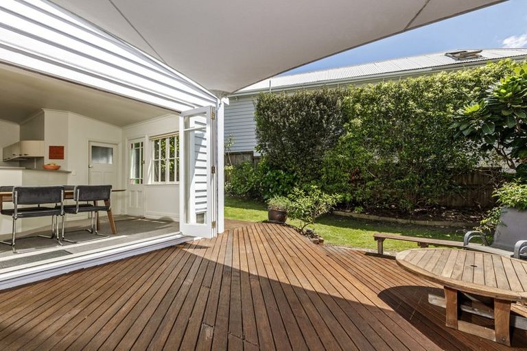 Photo of property in 1 Arawa Avenue, Devonport, Auckland, 0624