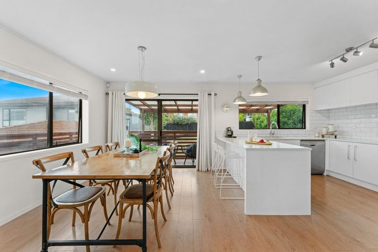 Photo of property in 19 Venus Place, Half Moon Bay, Auckland, 2012