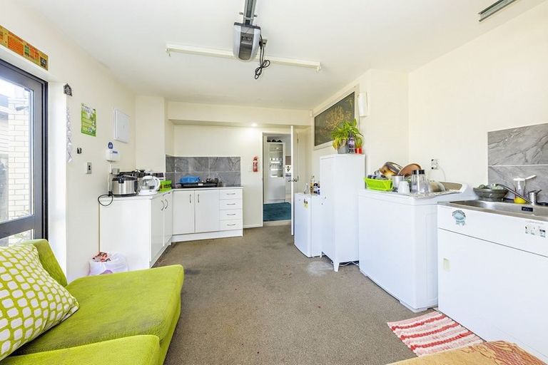 Photo of property in 20a Driver Road, Mangere East, Auckland, 2024