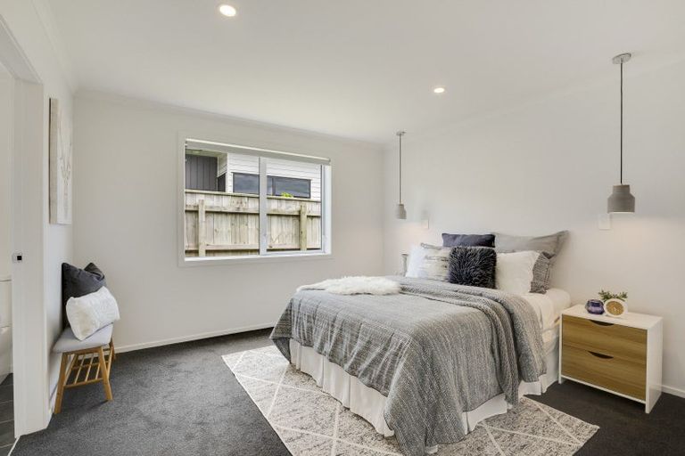 Photo of property in 17 Mahia Lane, Waikanae, 5036