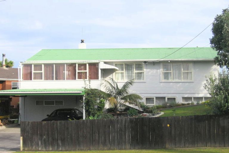 Photo of property in 210 Don Buck Road, Massey, Auckland, 0614