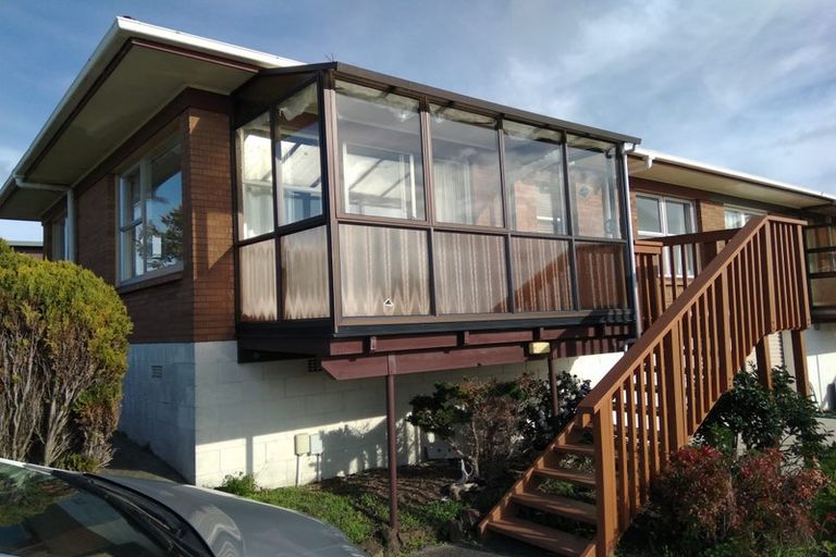 Photo of property in 1/26 Marcel Place, Glenfield, Auckland, 0629