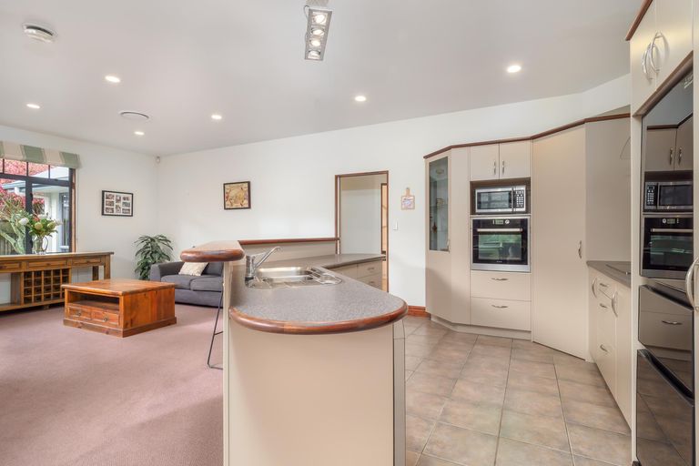 Photo of property in 30 Oaklands Drive, Cambridge, 3434