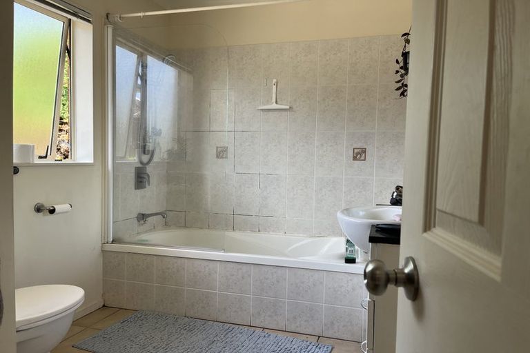 Photo of property in 9 Ballyroney Place, East Tamaki, Auckland, 2013